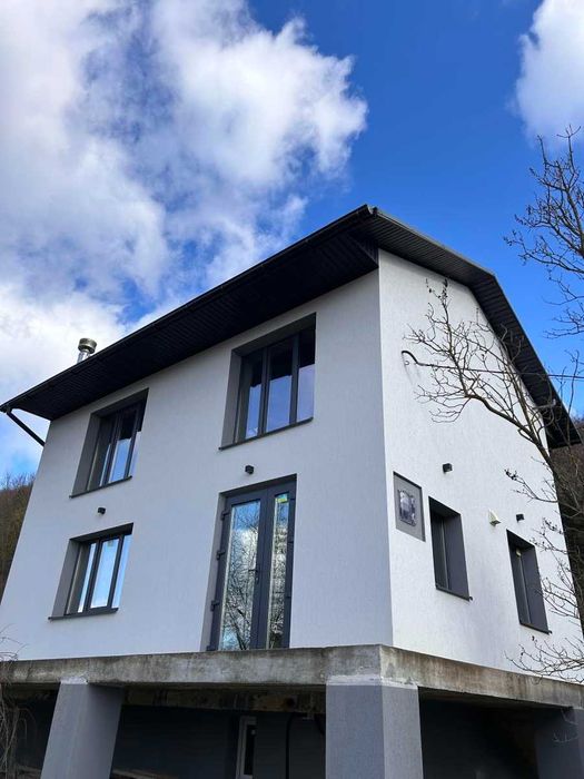 Будинок зі стильним ремонтом та меблями, Вовчинець