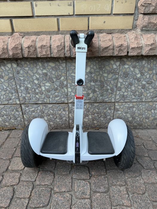 Гироскутер Segway Ninebot Mini PRO Гироборд Белый Гіроскутер , Сігвей. Три раза катались , ще в плівках .