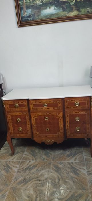 Móveis.   Cómoda para venda