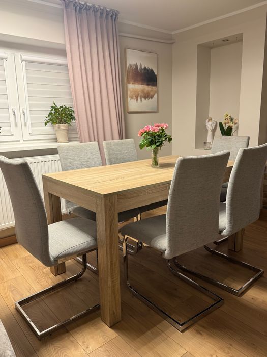 Stół rozkladany, Krzesla tapicerowane