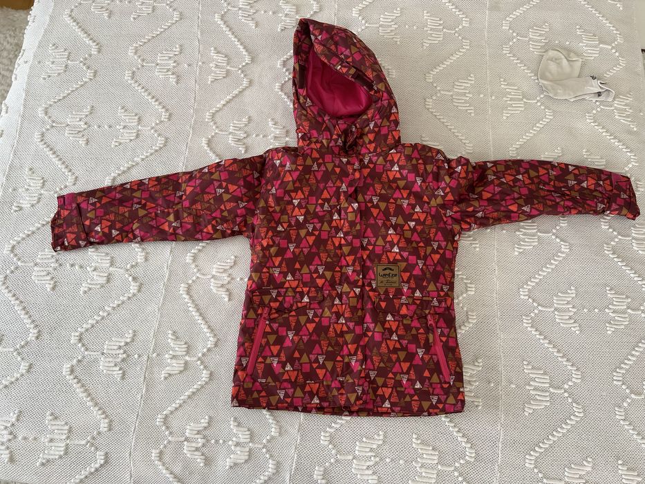 casaco para muito frio, inclusive para a neve, de menina com 10 anos