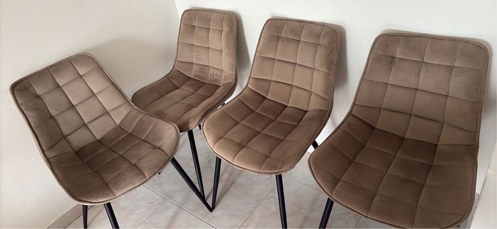 4 Cadeiras compradas na loja Hôma (CADEIRA SIRAC)