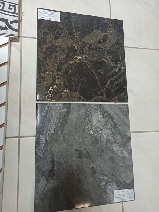 Продам Керамогранит 40-40 кафель