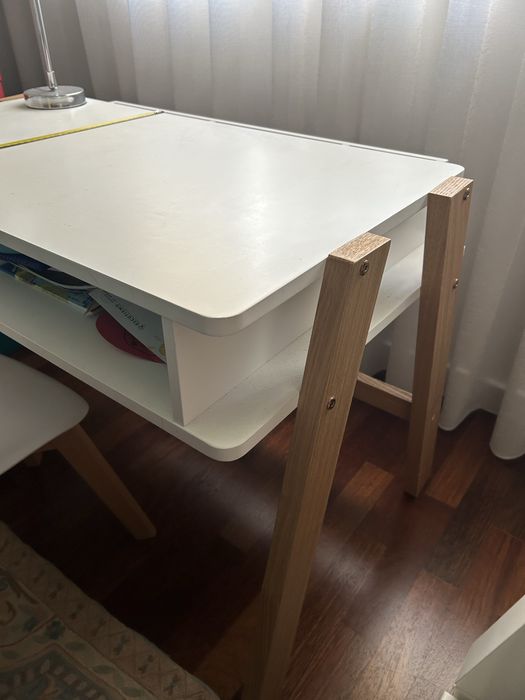 Secretaria e cadeira