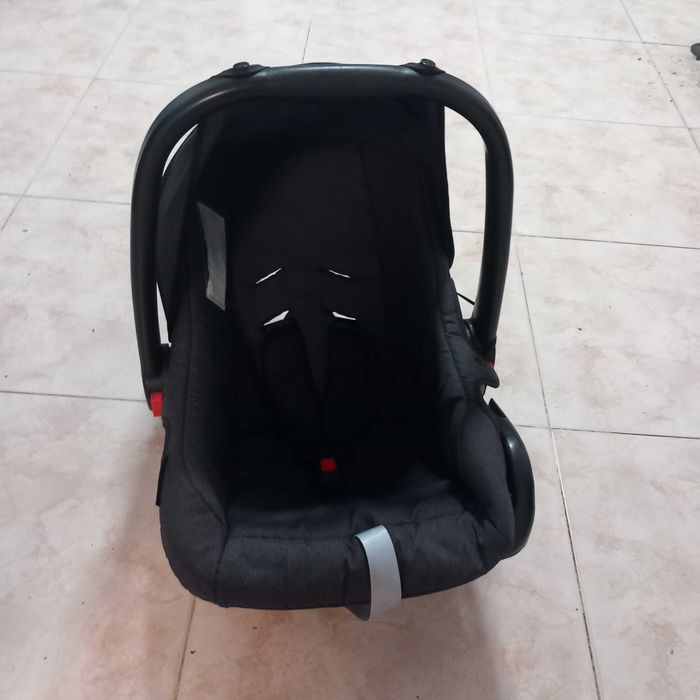 Ovo I-Size LIONELO - vendo pois não uso mais
