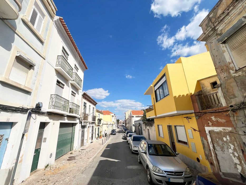 VENDEM-SE 2 PRÉDIOS - REMODELAÇÃO TOTAL - B. FONTE NOVA