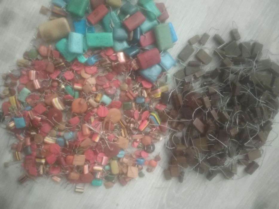Kondensatory, tranzystory itp. stara elektronika. Duża kolekcja