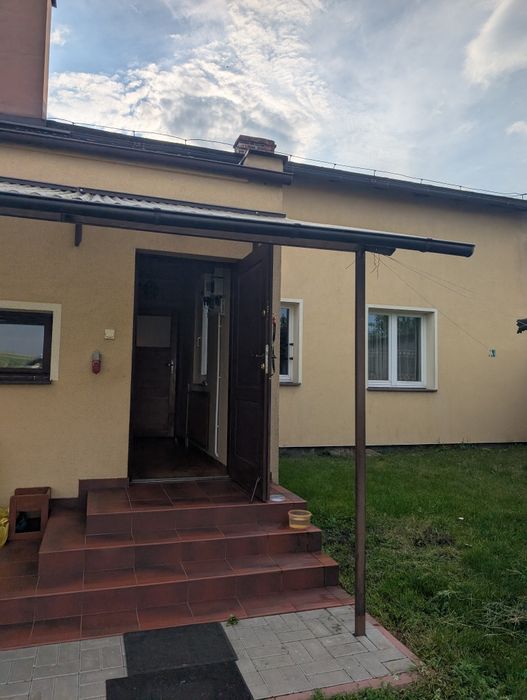 Umeblowany dom z dużą działką