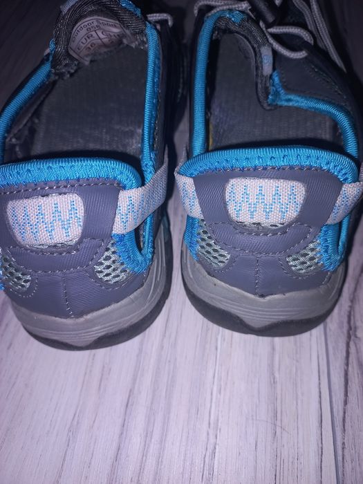 Buty sportowe górskie na wędrówki 36