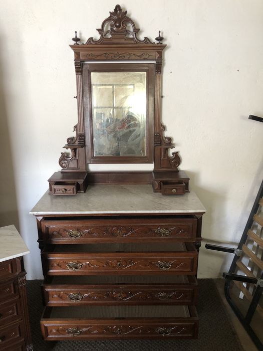 Cómoda antiga tampo de mármore