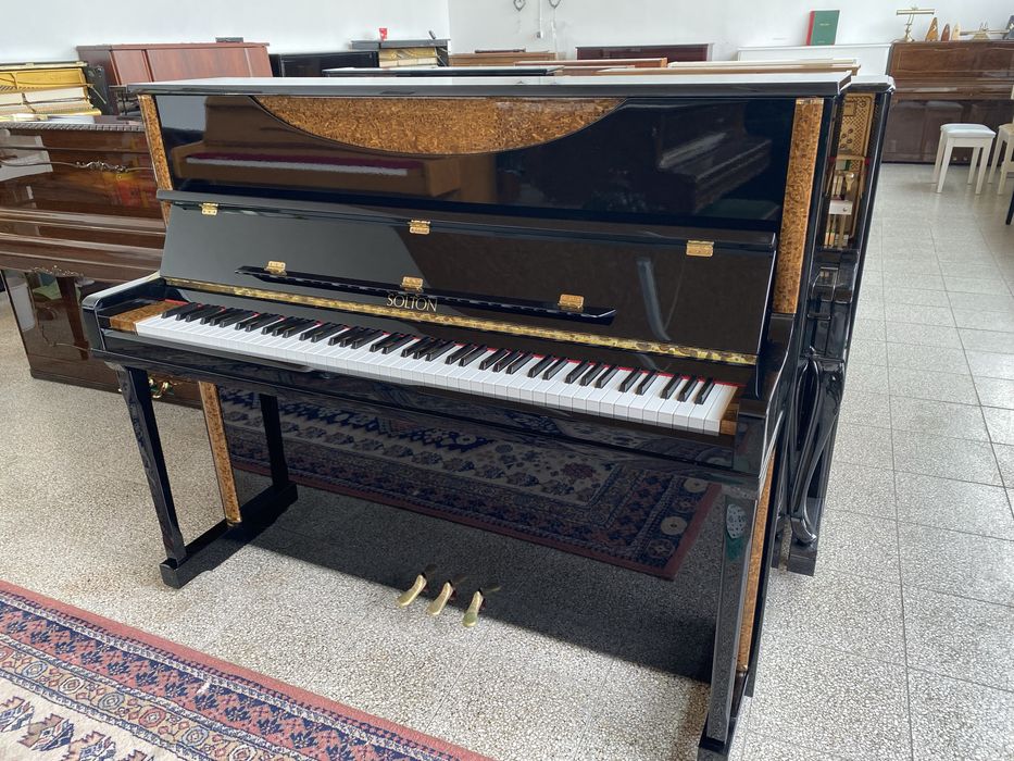 Piękne pianino Solton
