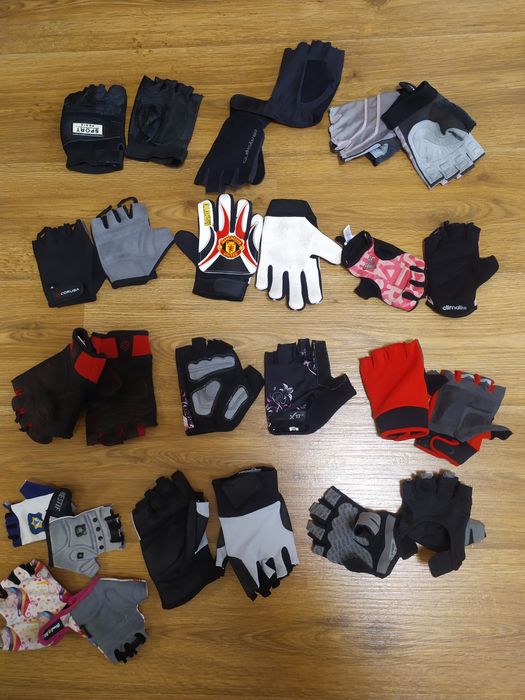 Спортивные перчатки