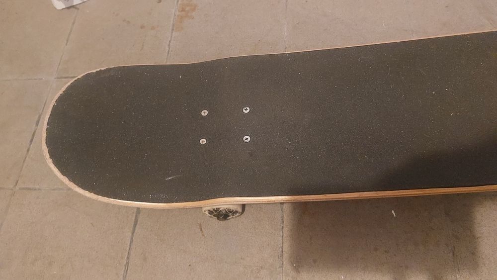 Skate caveira usado