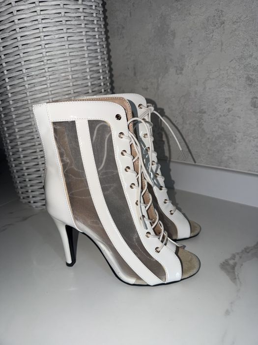 Взуття для HIGH HEELS