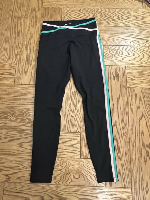 damskie legginsy Nike Dri-FIT One Mid-Rise 7/8 Taped Leggings
