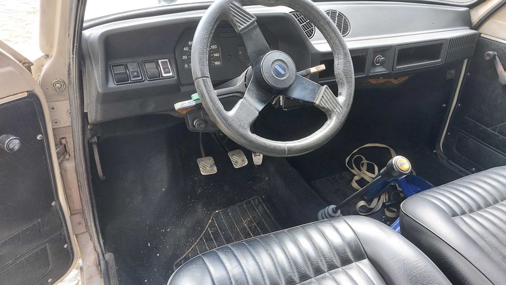FIAT 127 900C recondicionado vendo no estado em que se encontra esta a trabalhar-