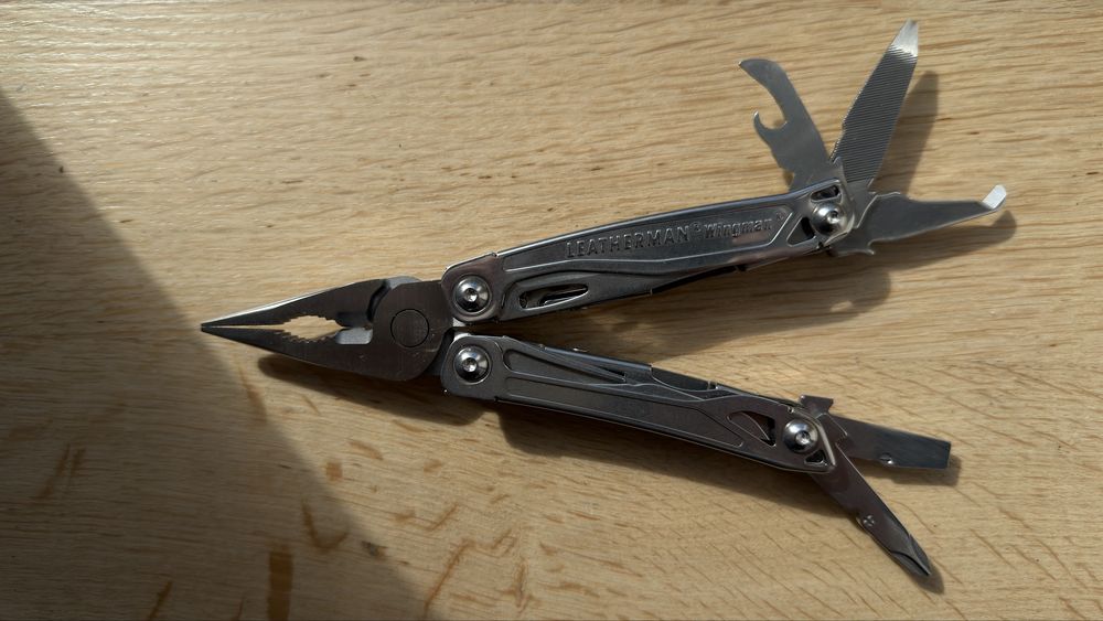 Leatherman WINGMAN multi-tool