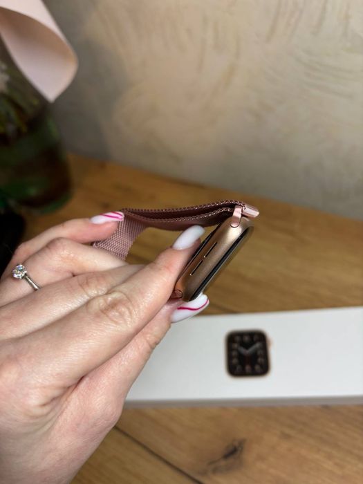 Apple watch Watch SE 40 mm акб 99% гарний  стан