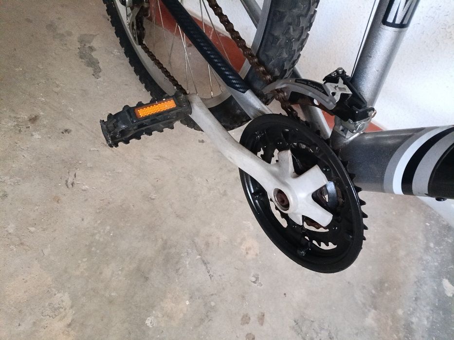 55€ bicicleta roda 24 pegar e andar tudo ok