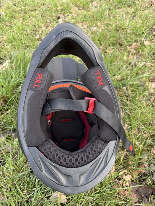 Kask   CROSS ENDURO hulajnoga marki  FAST