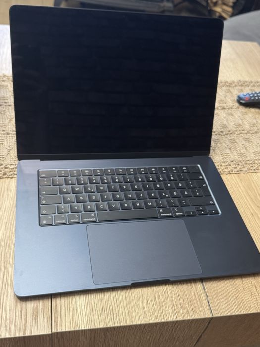 MacBook Air 15 M3 8/256