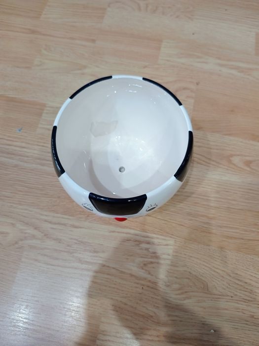 Горшок ( Кашпо ) для цветов в виде футбольного мяча