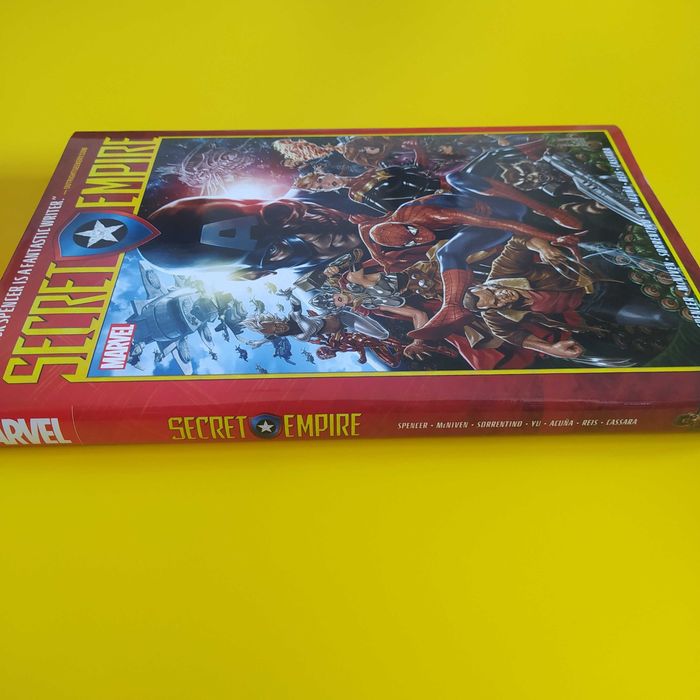 Livro Marvel Comics Secret Empire