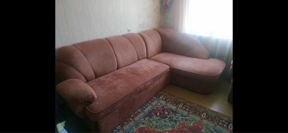 Диван угловий в задовільному стані