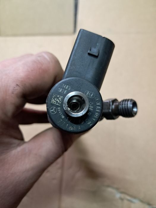 Форсунки А648 070 02 87