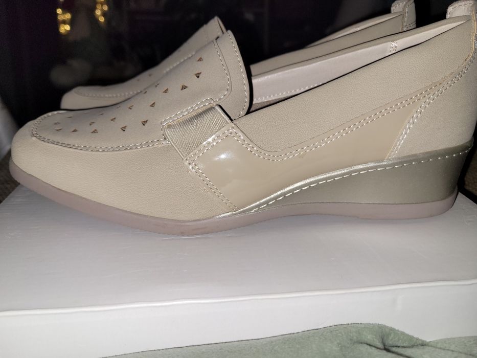 Clara Barson Memory Foam