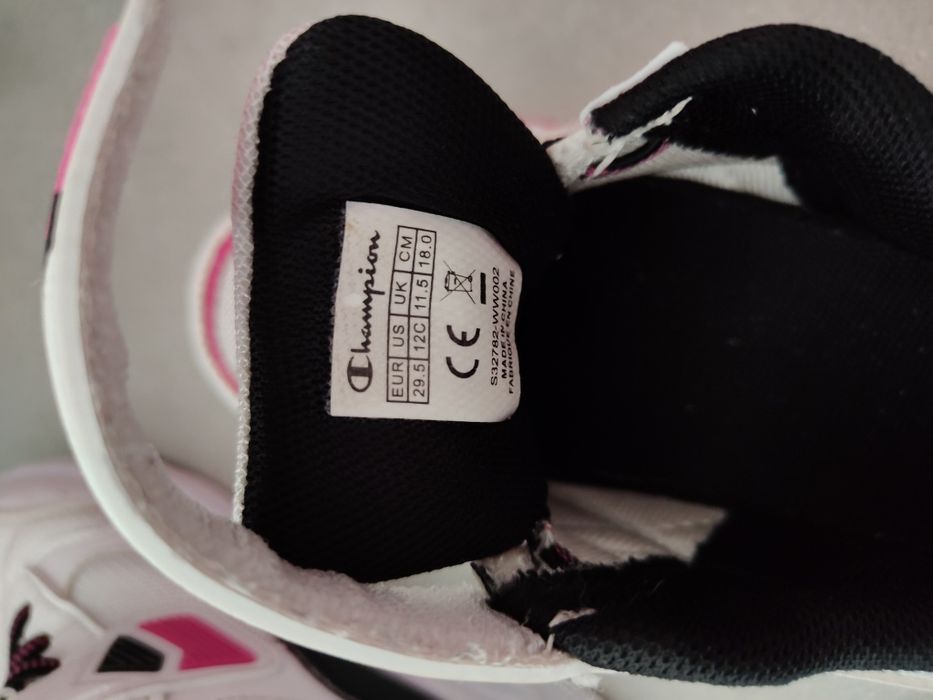 Snaykersy świecące diody