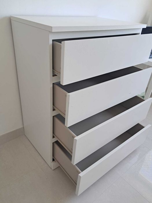 Cómoda IKEA MALM branca 4 gavetas – bom estado