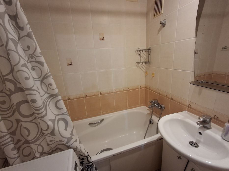 Подобово 2км. в центрі, бульв.Шевченка/вул. Небесної Сотні