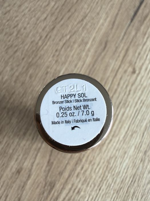 Bronzer w sztyfcie Rare Beauty happy sol