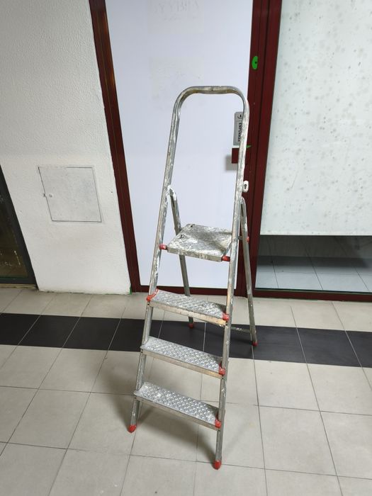 Escadote 4 degraus usado