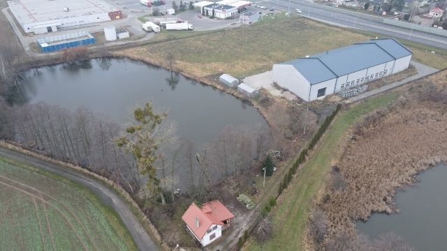 Hala 2500m2  z jeziorem