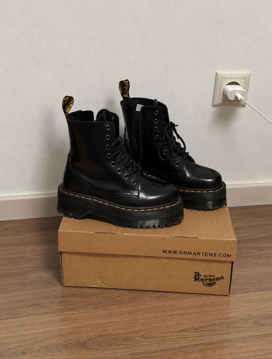 чоботи dr. Martens оригінал