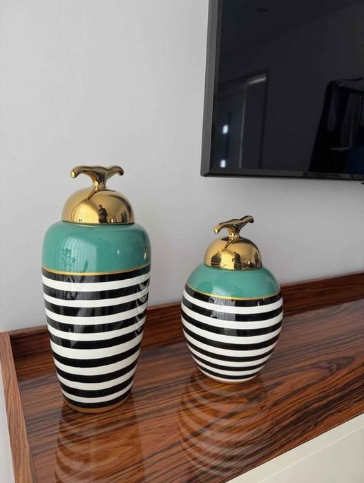 Duas peças de decoração