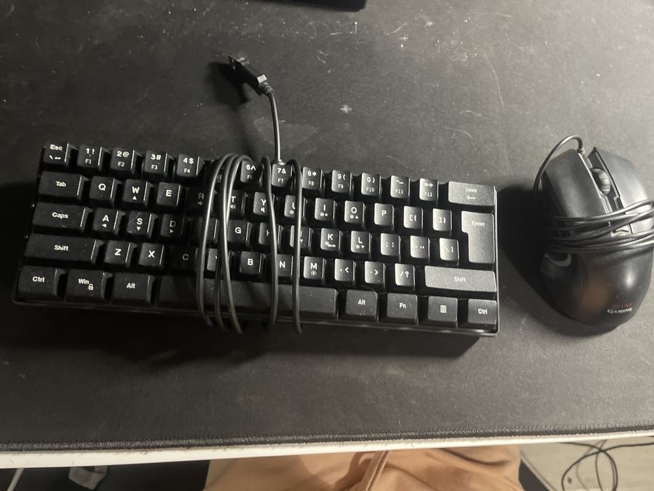 Teclado 60% e mouse gamer para computador