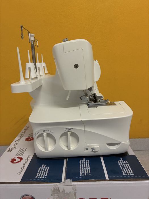 MÁQUINA DE COSTURA  overlock singer S14-78
