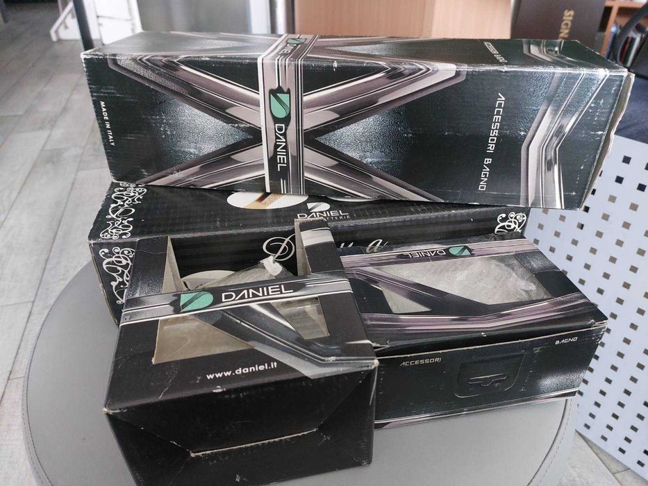 набір латунних аксесуарів для ванної кімнати. Виробник Італія.