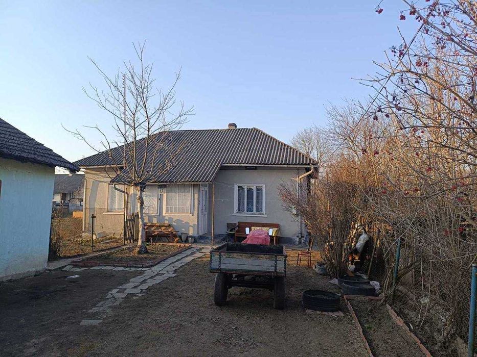 Продається будинок в с. Єзупіль (Івано-Франківська обл.)