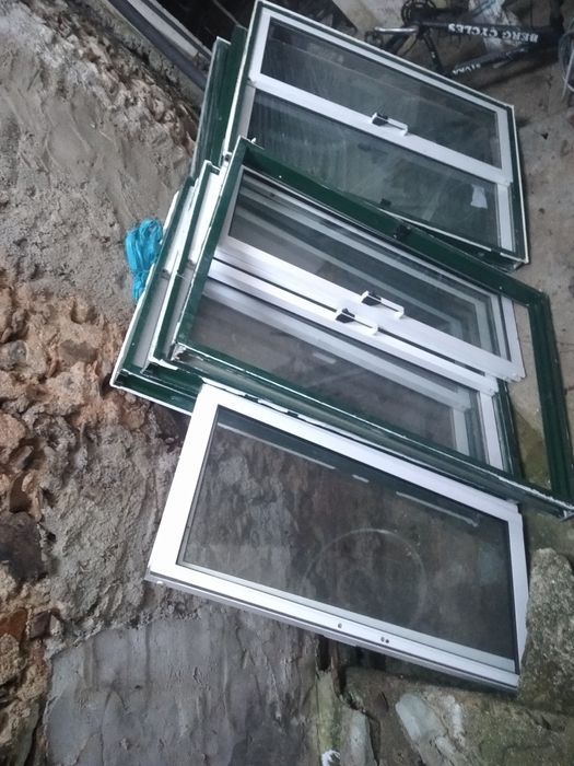 Vendo cinco janelas em bom estado