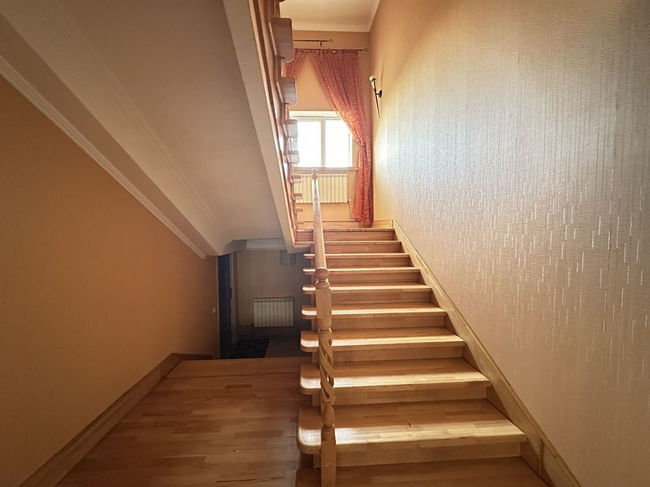 Продам будинок в Макарові.Срочно