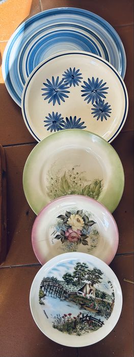 Conjunto de pratos antigos porcelana