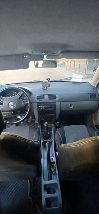 Продам Шкода Фабіа 2001р. Гарна помічниця в будених справах!!!Не капризна!! Не знайомить з усіма майстрами міста!!Заводиться- їде- везе!!