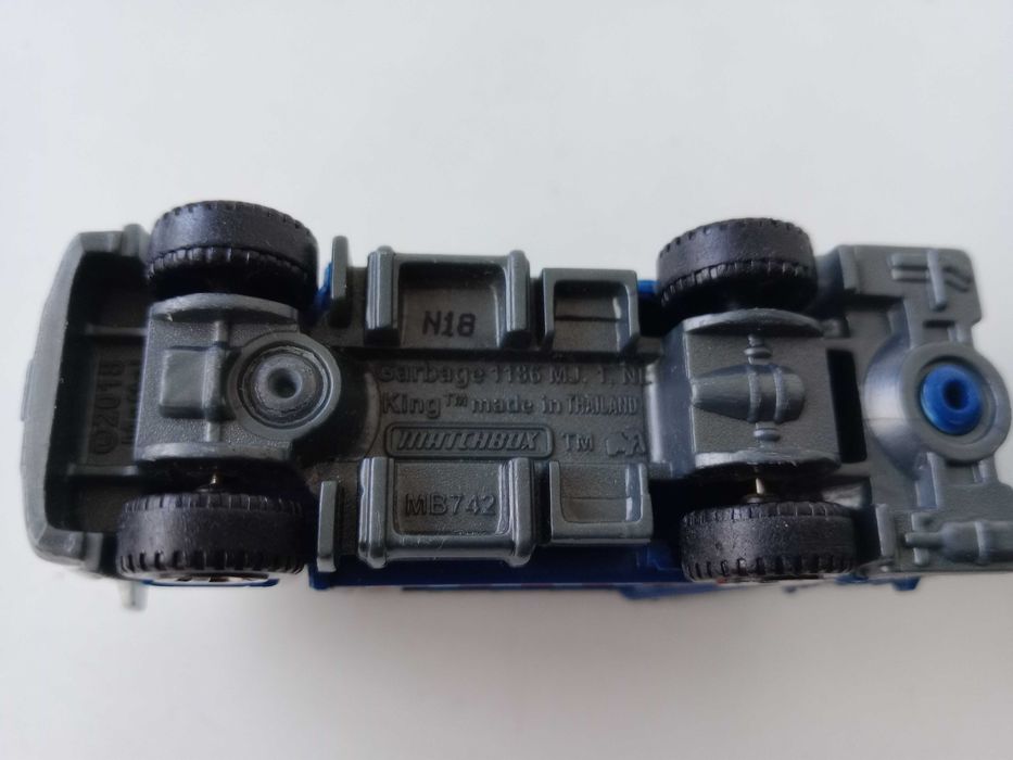 Машинки Hotwheels Matchbox и вертолет