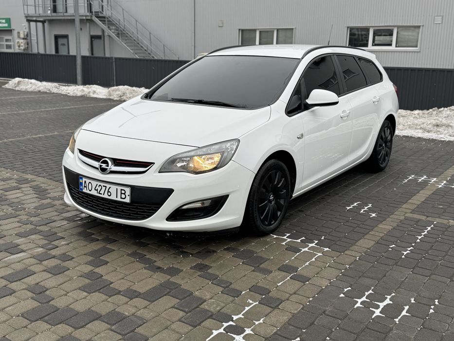 Opel Astra 2013 рік 1.7 Дизель Механіка 6 ступка