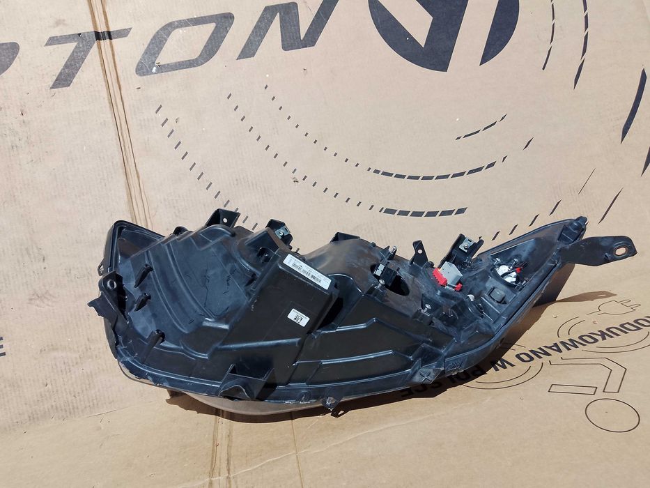 IVECO DAILY 14- lampa  LED prawy przód
