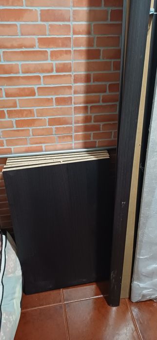 roupeiro preto  já embalado deixo uma foto de como  é por fora e por dentro novo usado bom estado com as peças todas
